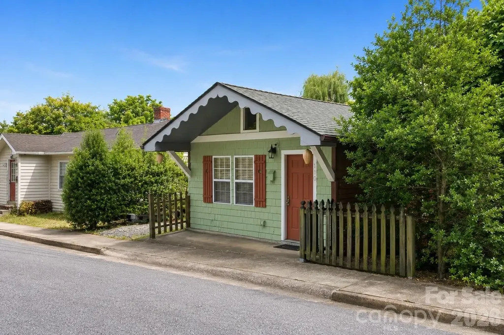 160 E Howard Street Tryon NC 28782