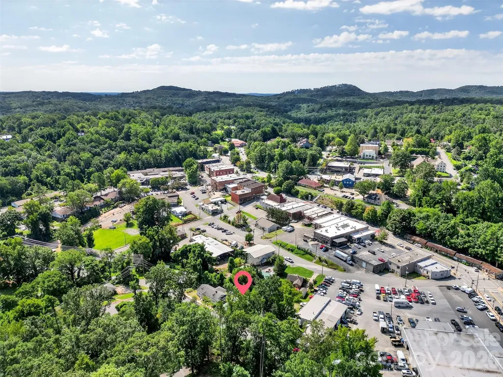 160 E Howard Street Tryon NC 28782