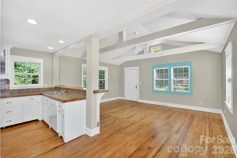 160 E Howard Street Tryon NC 28782