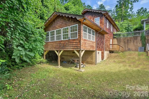 160 E Howard Street Tryon NC 28782