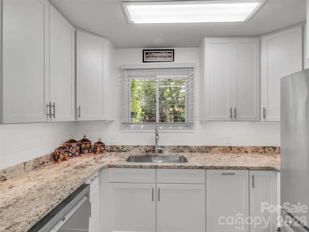 87 Willow Road Waynesville NC 28786