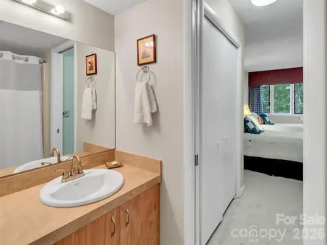 87 Willow Road Waynesville NC 28786