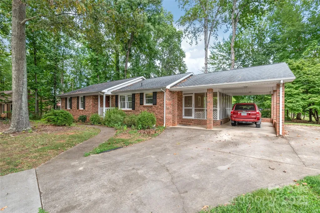 310 Oakwood Drive Mount Holly NC 28120