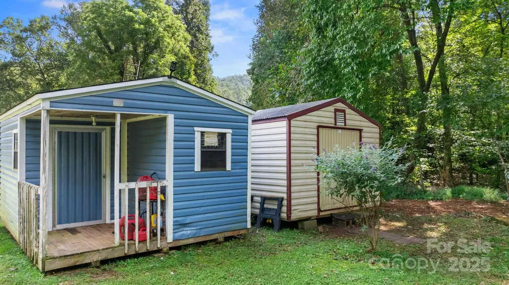 90 Wilds Cove Road Franklin NC 28734