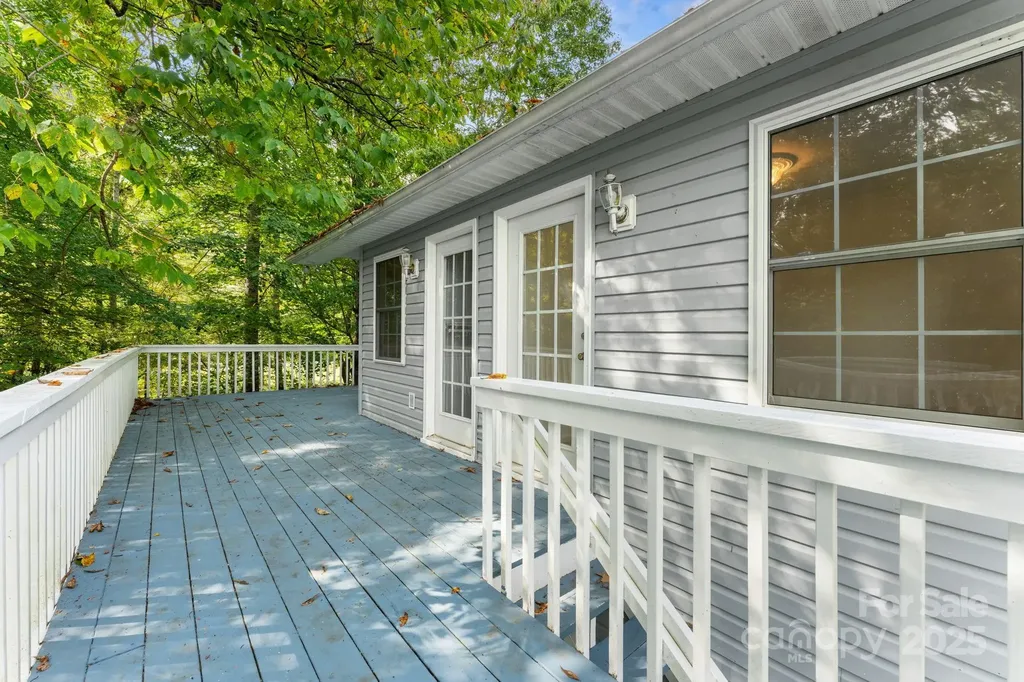 90 Wilds Cove Road Franklin NC 28734