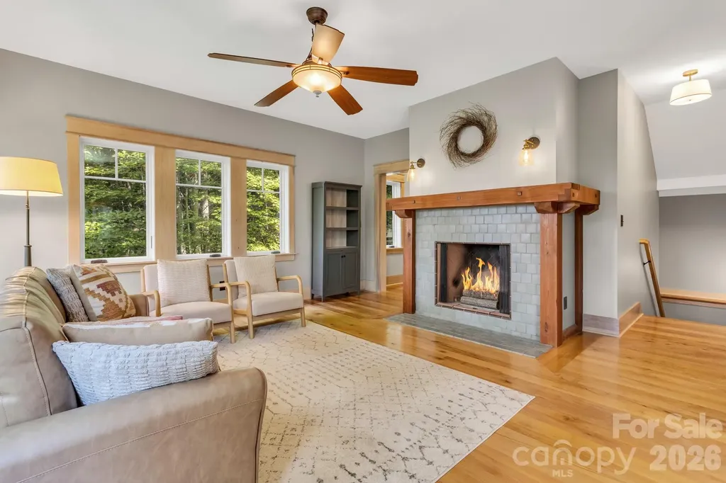 875 Creston Drive Black Mountain NC 28711