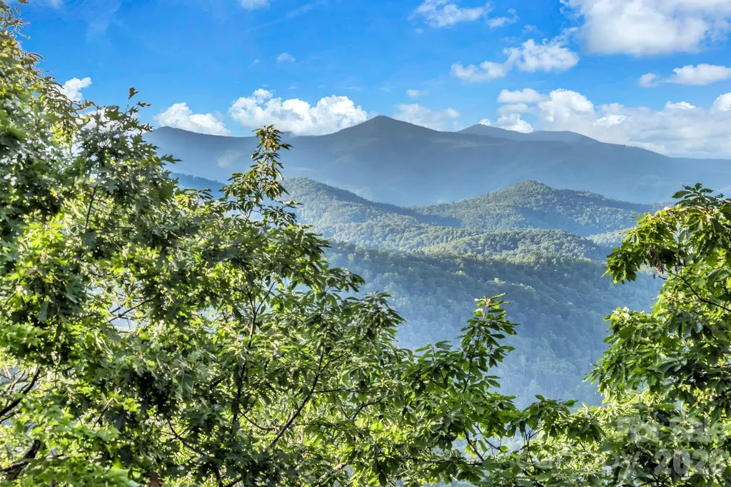 875 Creston Drive Black Mountain NC 28711