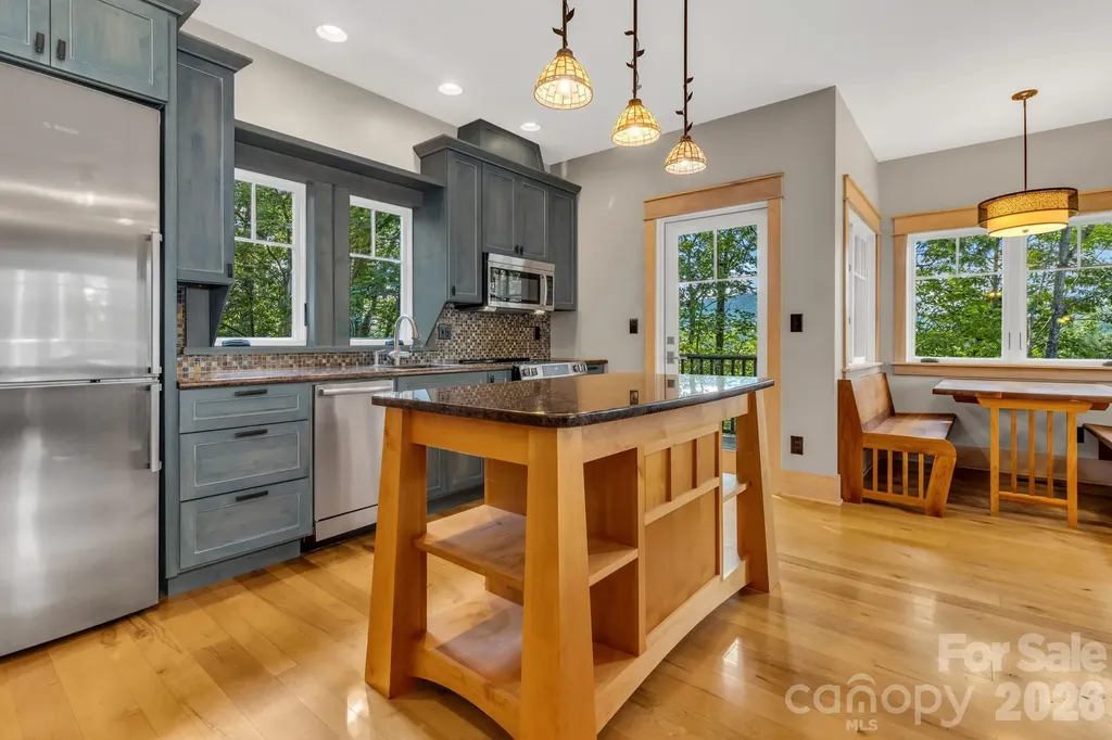 875 Creston Drive Black Mountain NC 28711