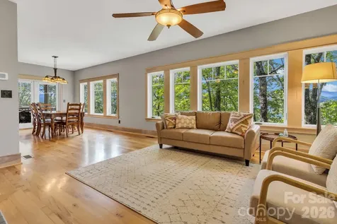 875 Creston Drive Black Mountain NC 28711