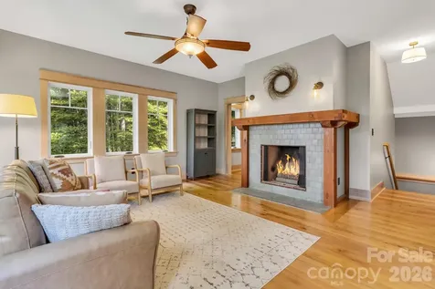 875 Creston Drive Black Mountain NC 28711