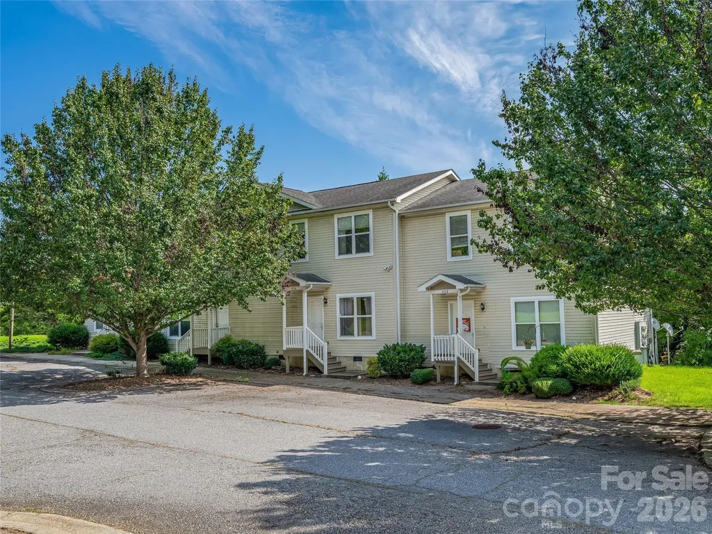 404 Villas Court Asheville NC 28806