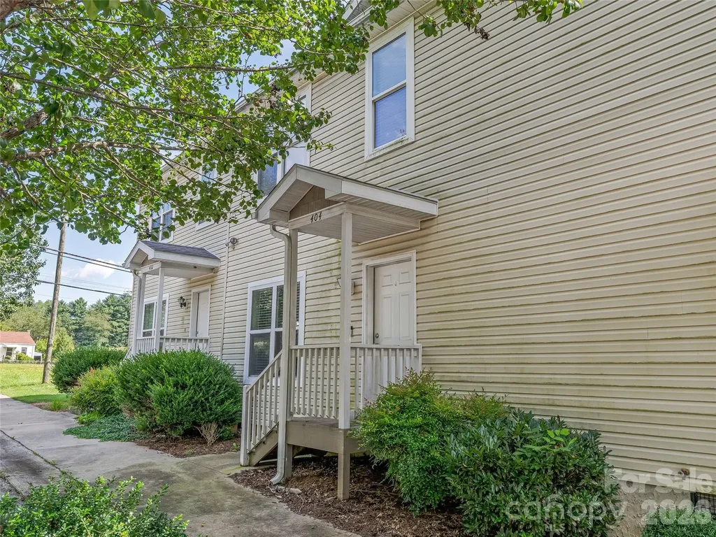 404 Villas Court Asheville NC 28806