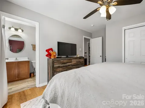 404 Villas Court Asheville NC 28806