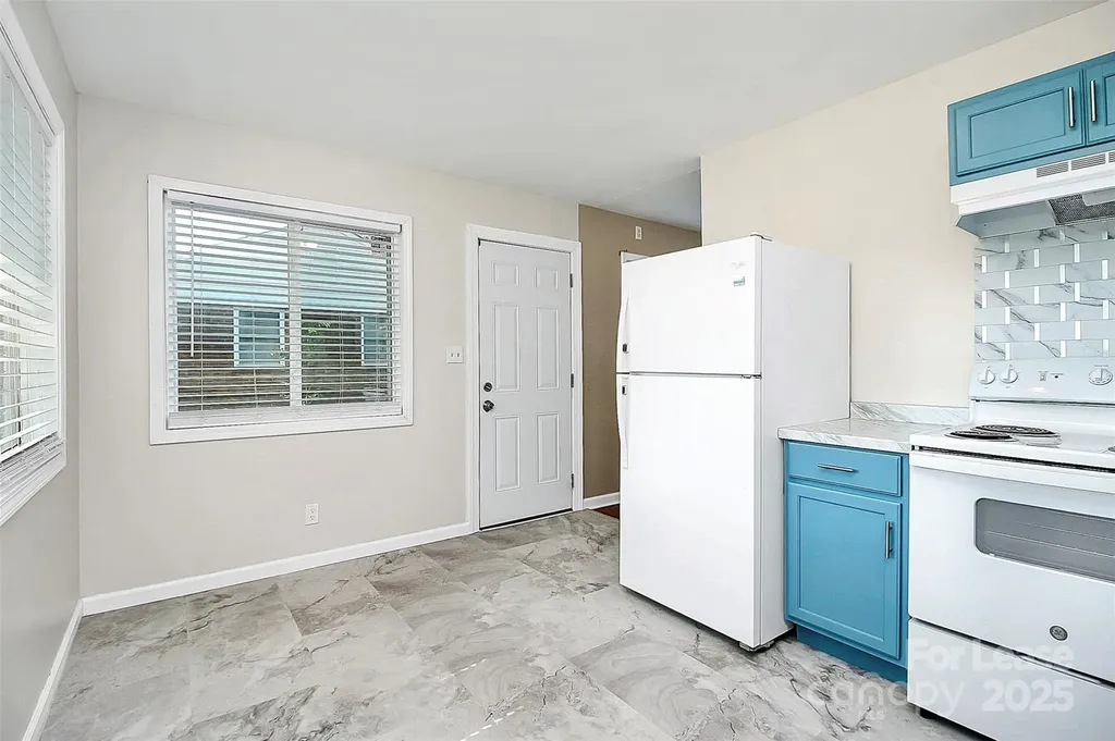 2244 English Drive Charlotte NC 28216