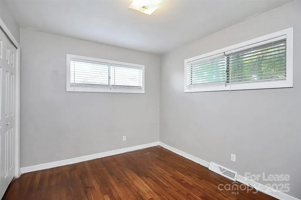 2244 English Drive Charlotte NC 28216