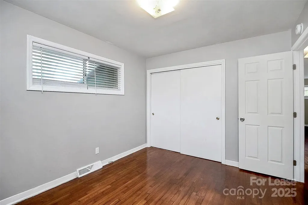 2244 English Drive Charlotte NC 28216