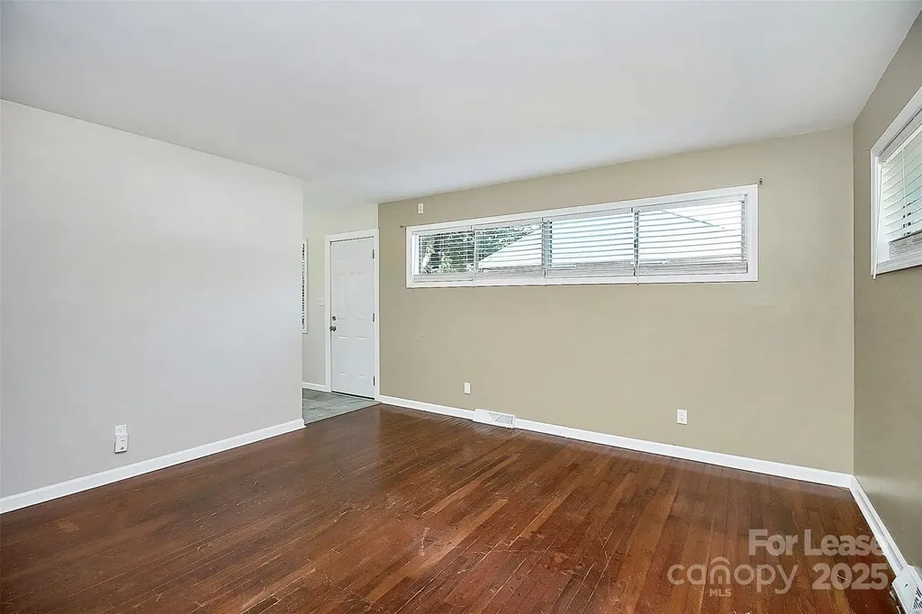 2244 English Drive Charlotte NC 28216