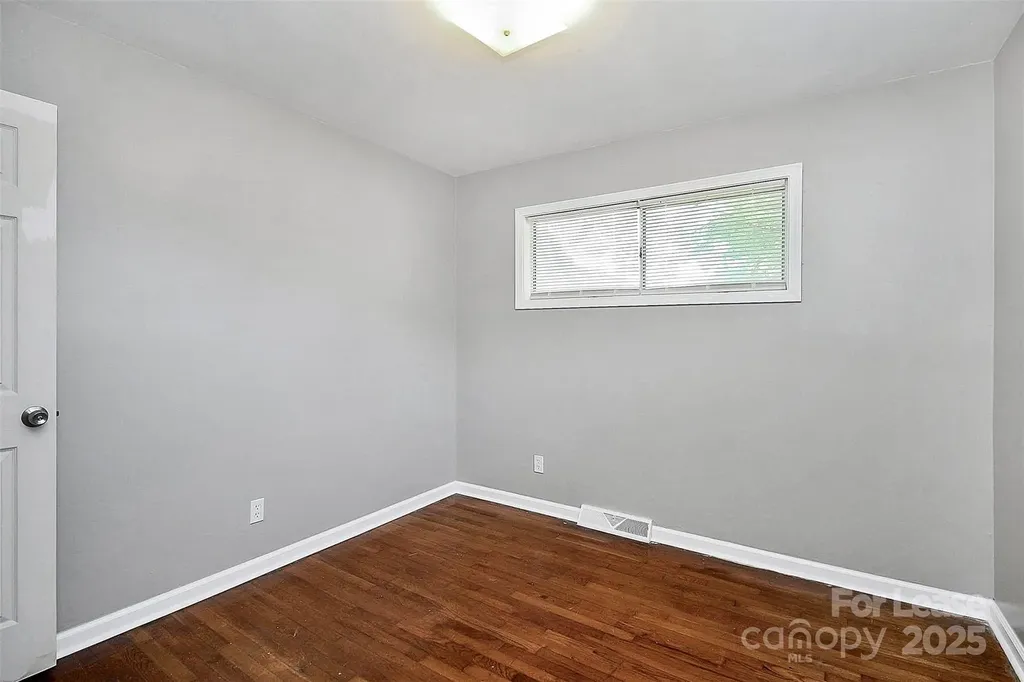 2244 English Drive Charlotte NC 28216