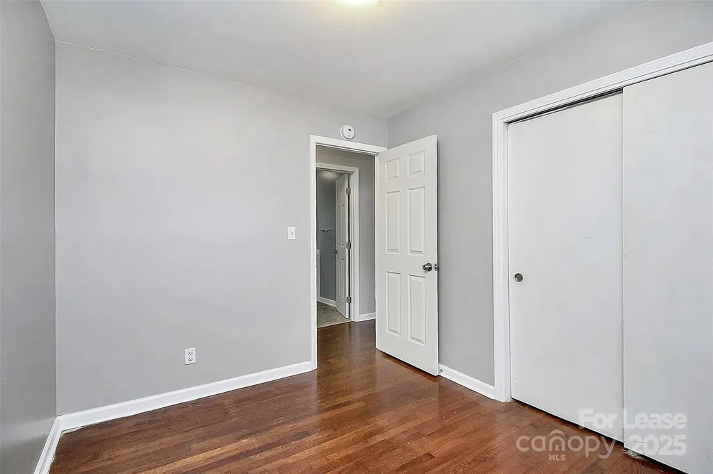 2244 English Drive Charlotte NC 28216