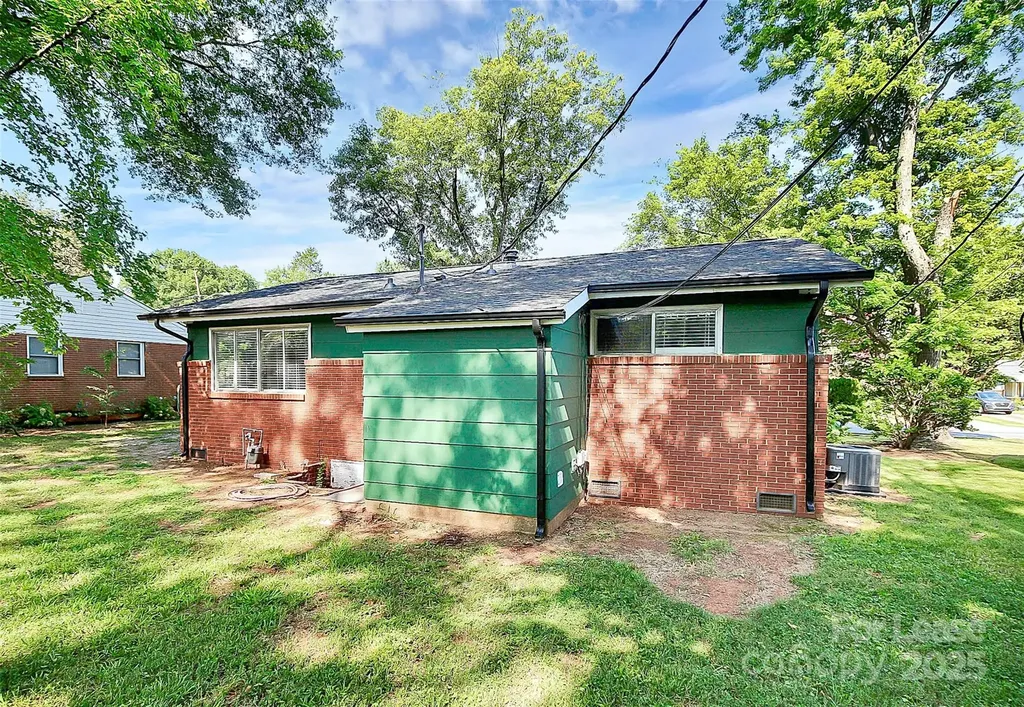 2244 English Drive Charlotte NC 28216