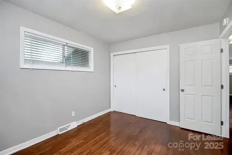 2244 English Drive Charlotte NC 28216