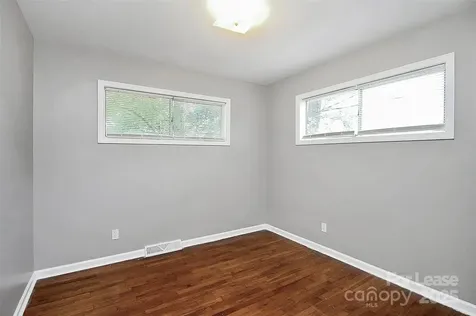 2244 English Drive Charlotte NC 28216