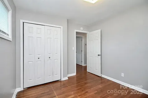 2244 English Drive Charlotte NC 28216