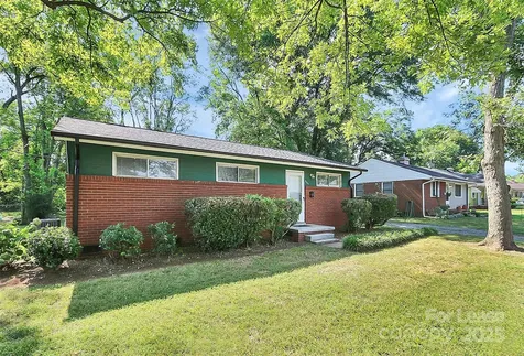 2244 English Drive Charlotte NC 28216