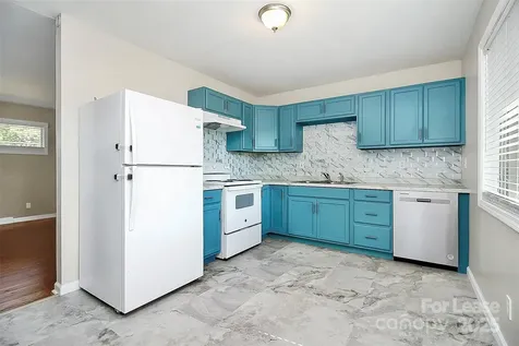 2244 English Drive Charlotte NC 28216