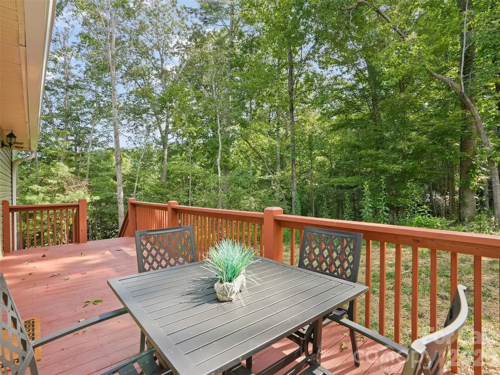 11 Tahchee Trail Fletcher NC 28732