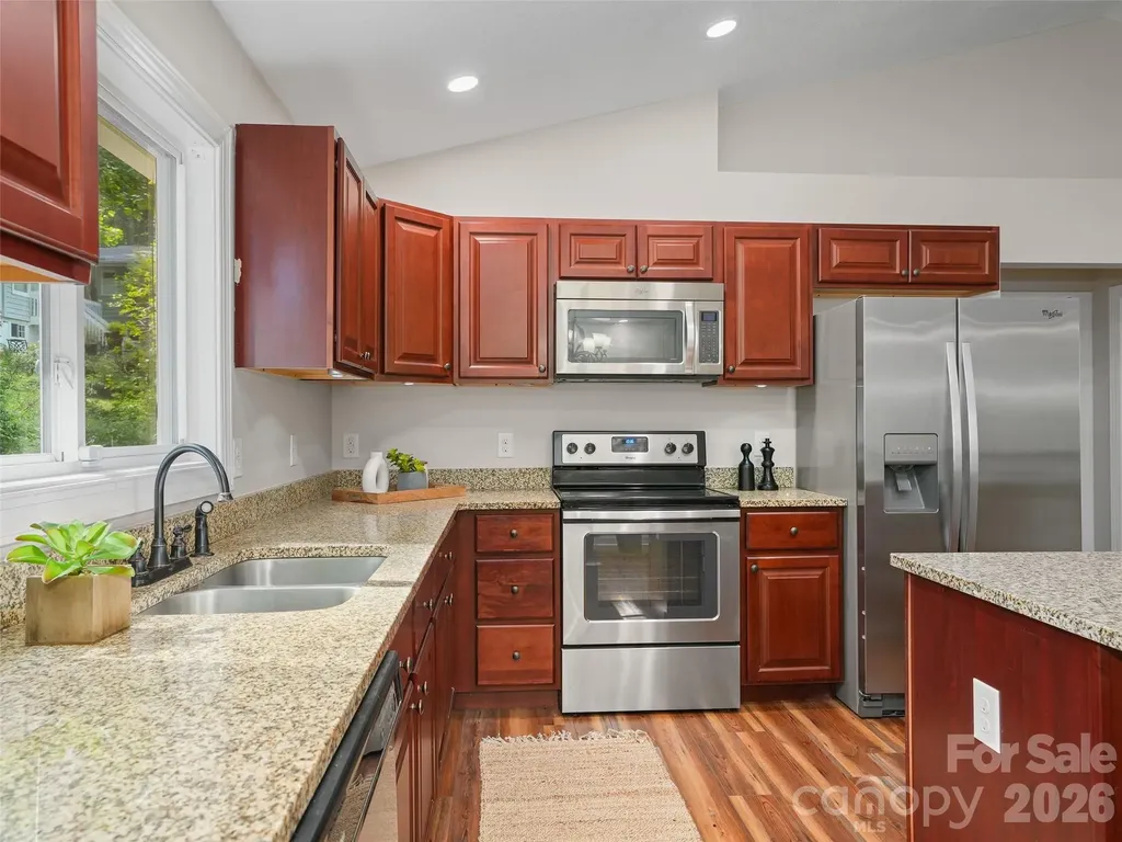 11 Tahchee Trail Fletcher NC 28732