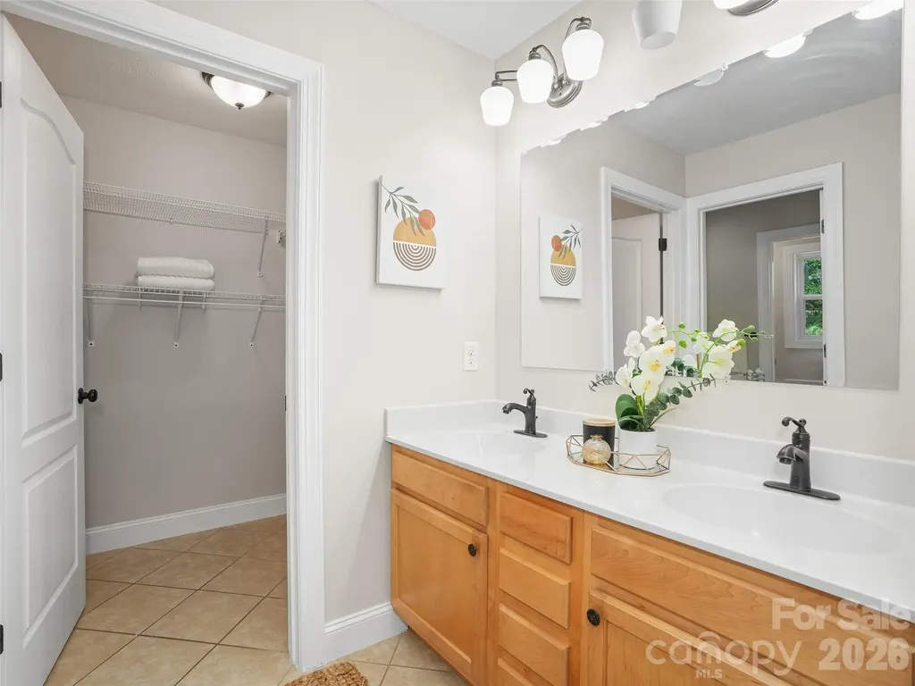 11 Tahchee Trail Fletcher NC 28732
