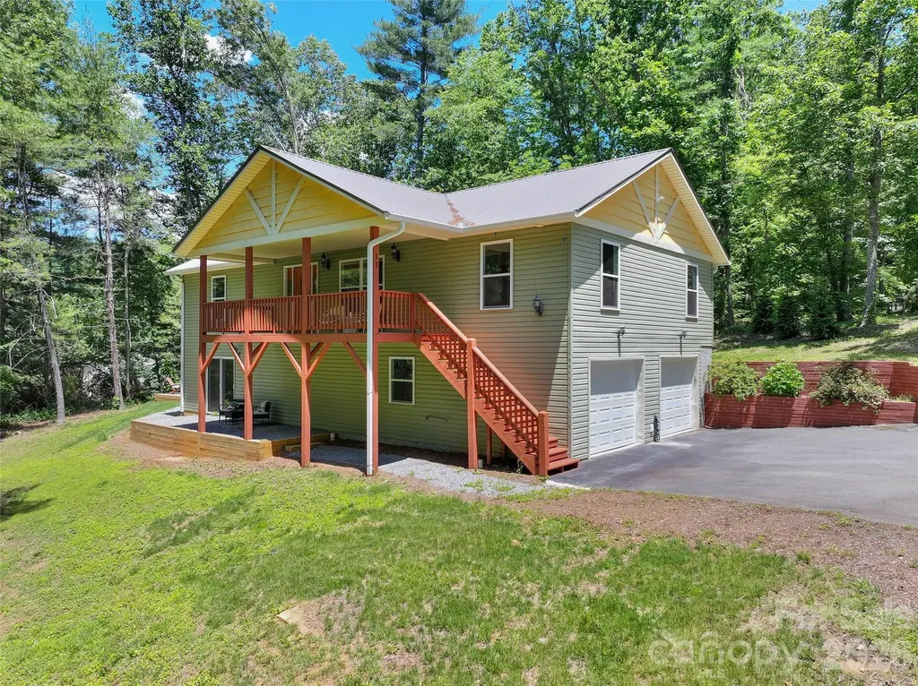 11 Tahchee Trail Fletcher NC 28732