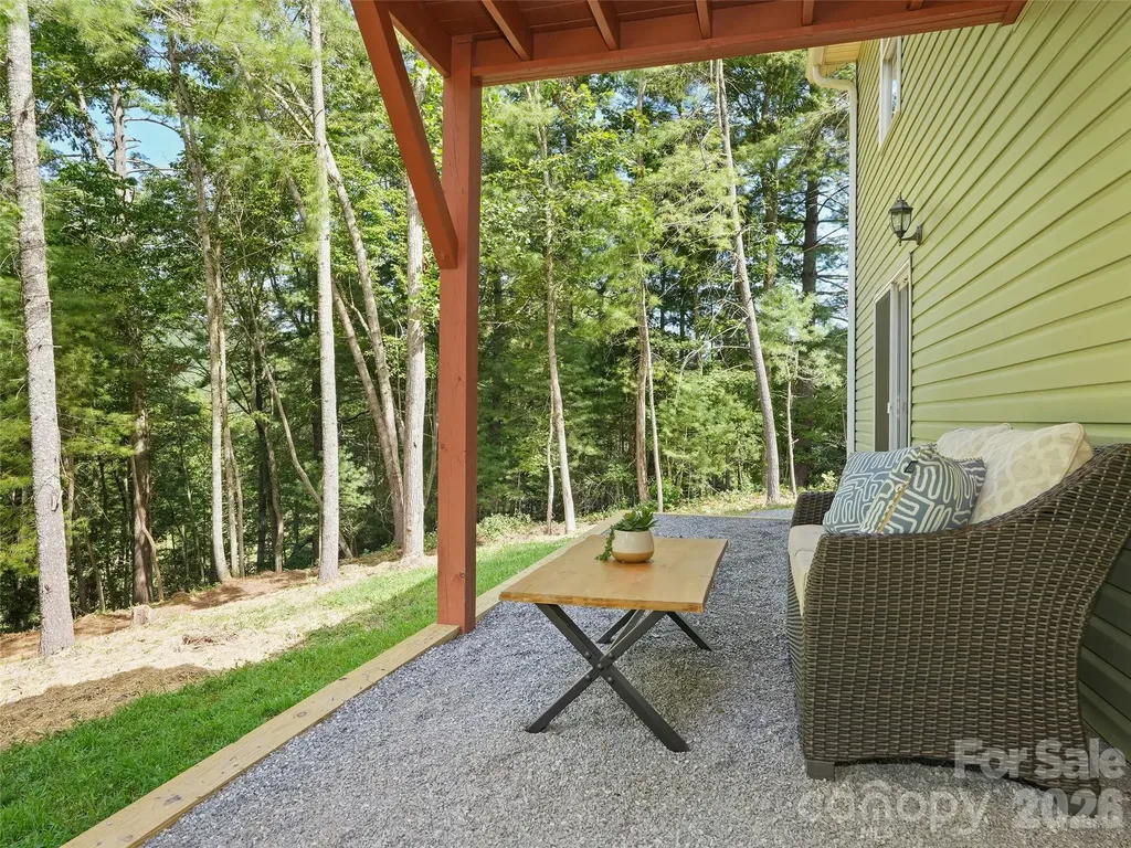 11 Tahchee Trail Fletcher NC 28732