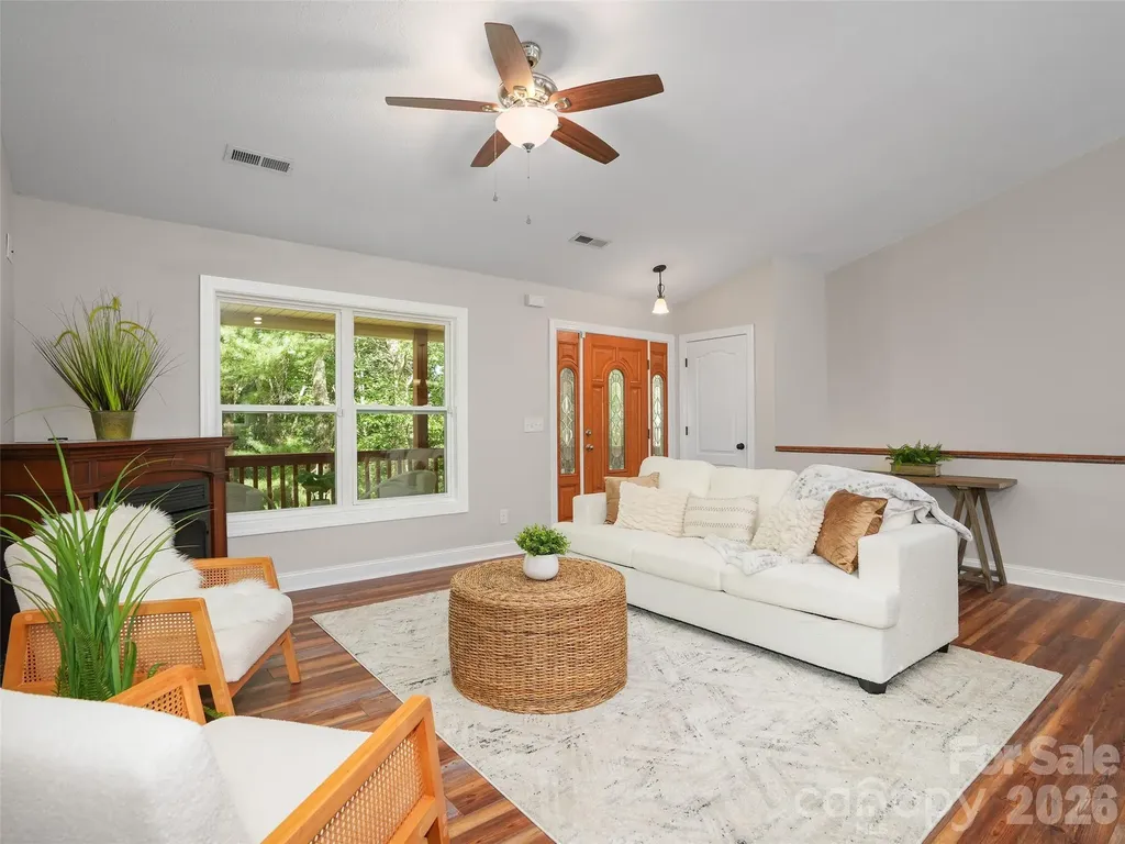 11 Tahchee Trail Fletcher NC 28732