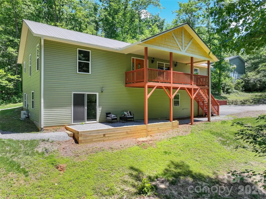 11 Tahchee Trail Fletcher NC 28732