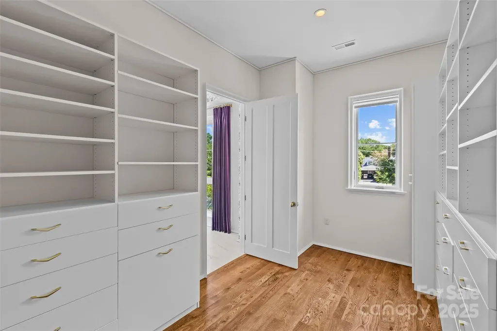 1172 Queens Road Charlotte NC 28207