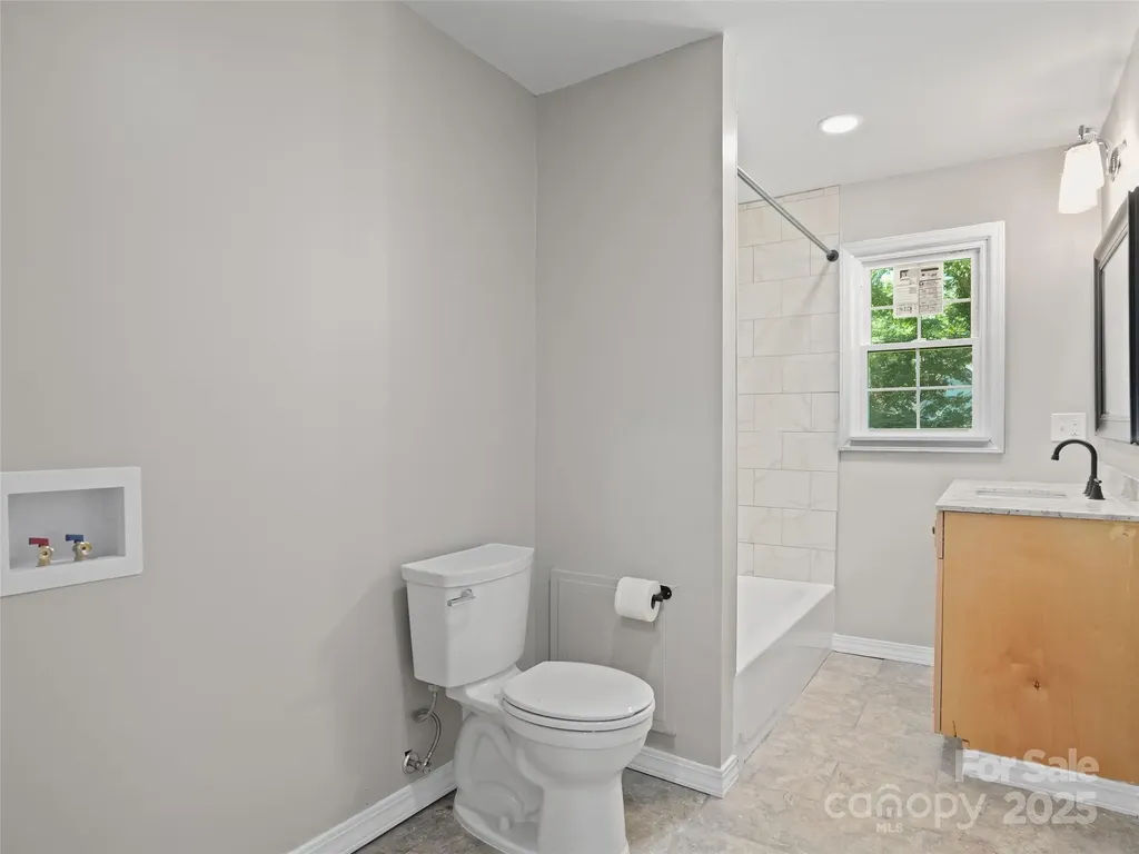 220 Love Lane Waynesville NC 28786