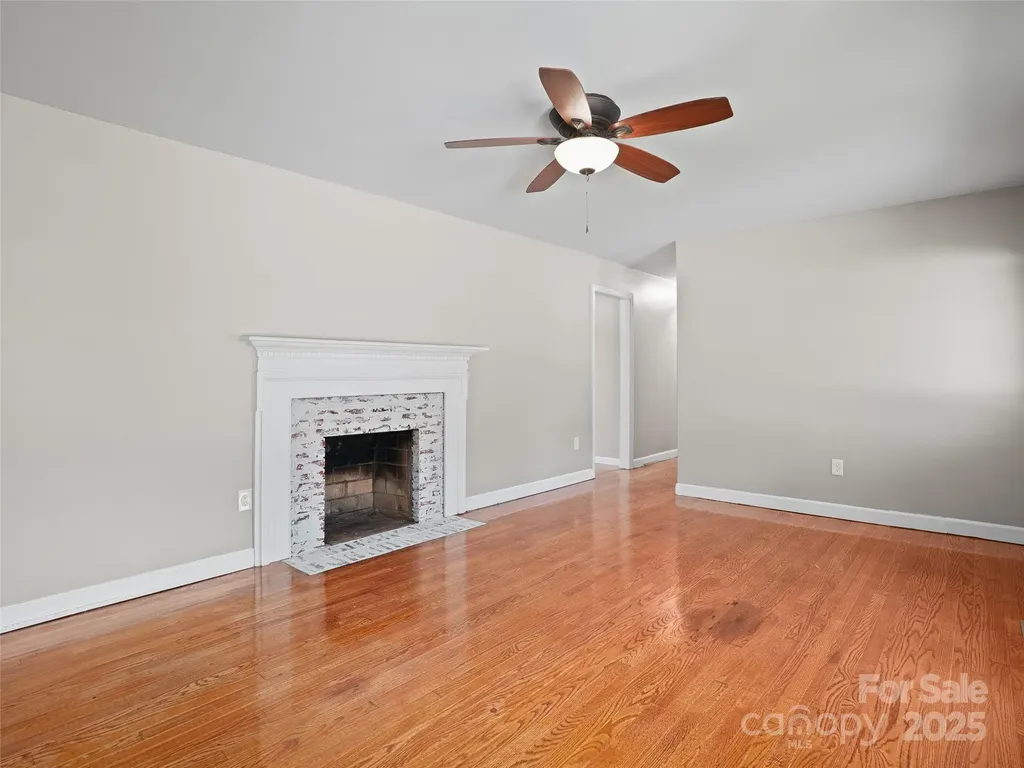 220 Love Lane Waynesville NC 28786