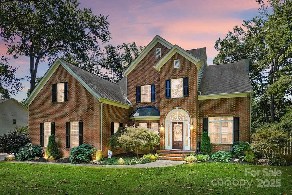 10219 Windtree Lane Charlotte NC 28215