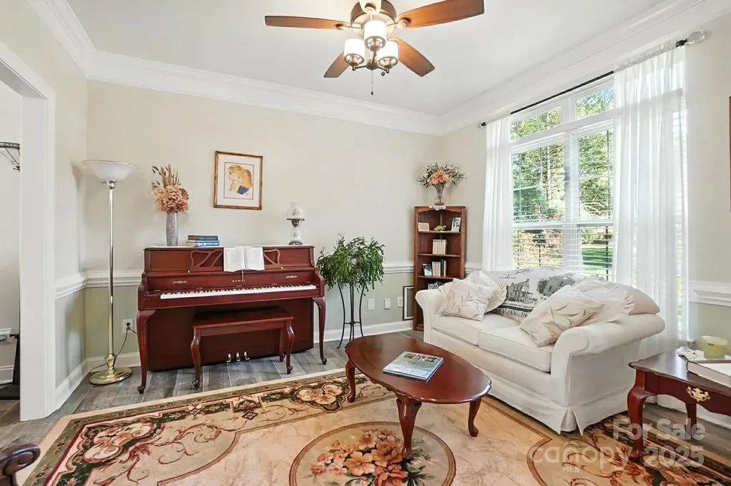 10219 Windtree Lane Charlotte NC 28215