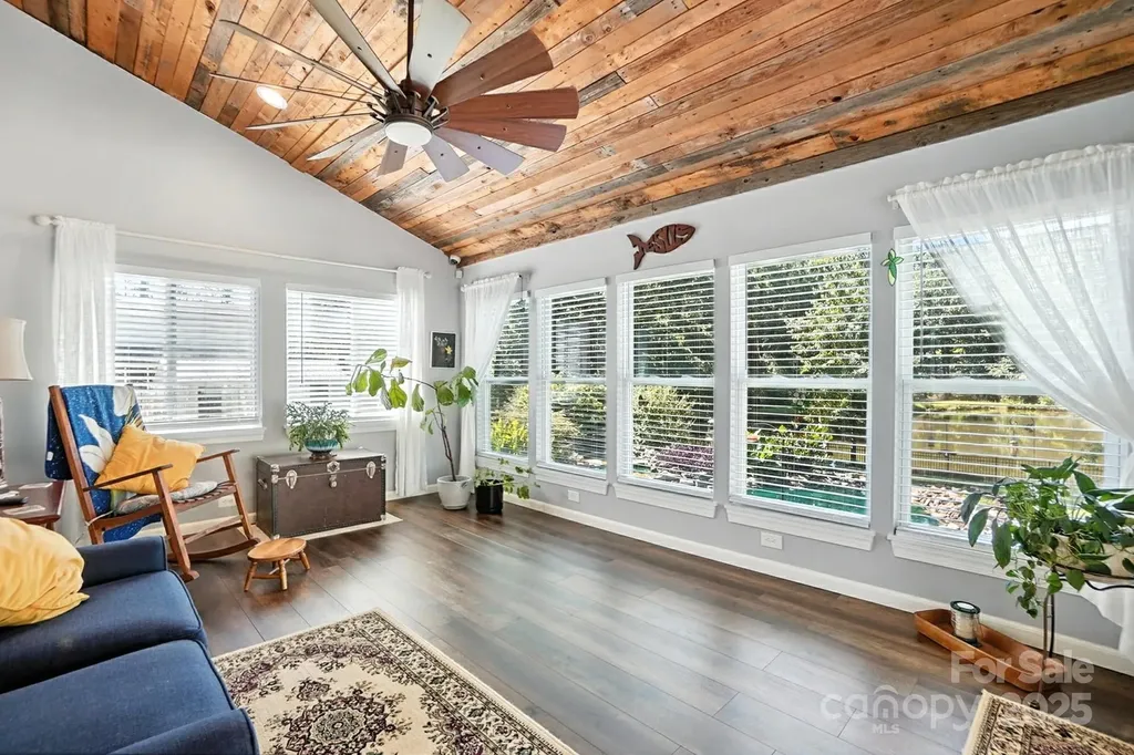 10219 Windtree Lane Charlotte NC 28215