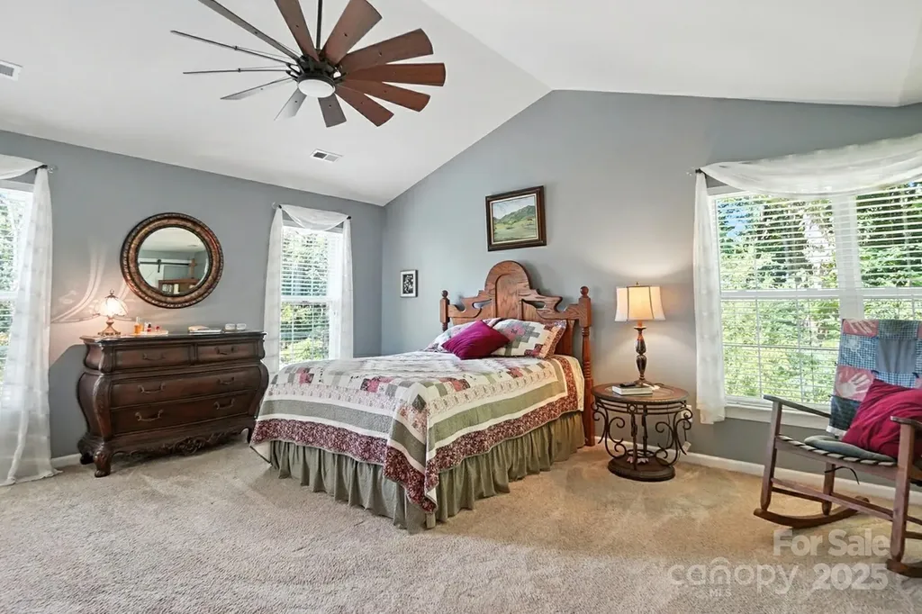 10219 Windtree Lane Charlotte NC 28215