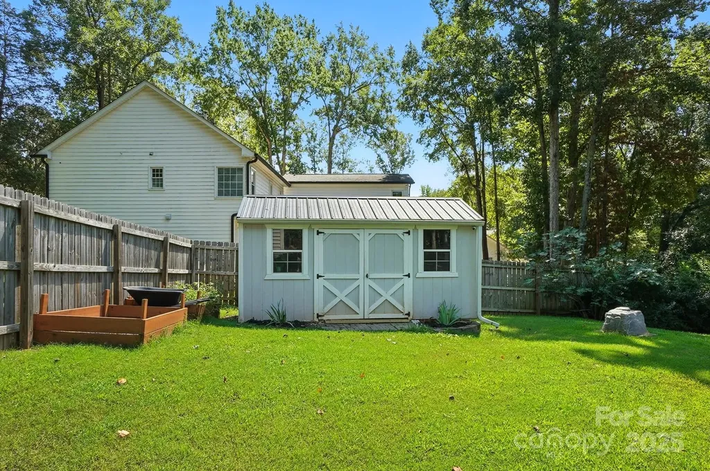 10219 Windtree Lane Charlotte NC 28215