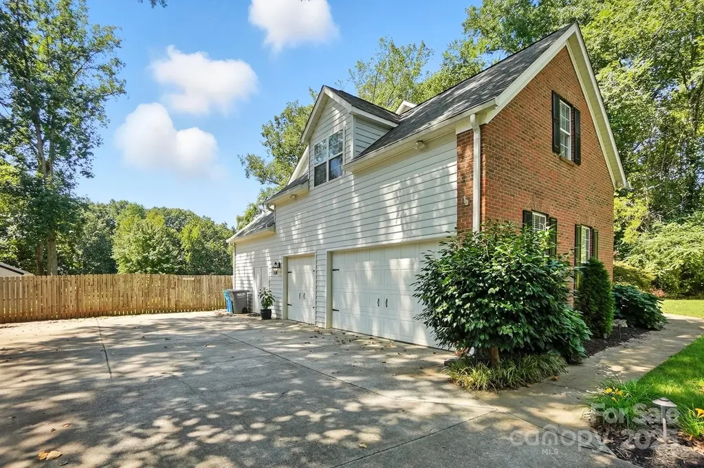 10219 Windtree Lane Charlotte NC 28215