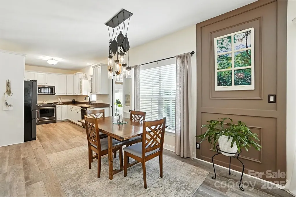 10219 Windtree Lane Charlotte NC 28215