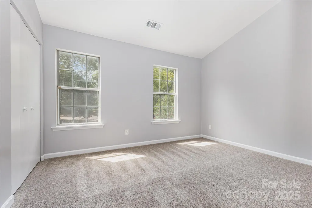 6319 Windsor Gate Lane Charlotte NC 28215