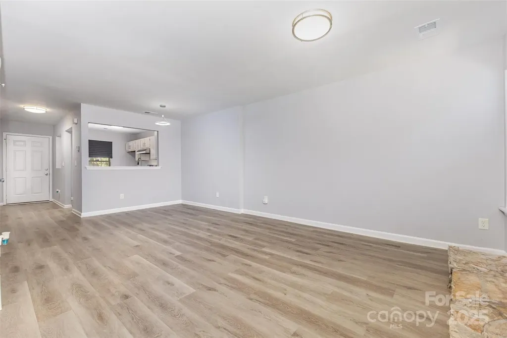 6319 Windsor Gate Lane Charlotte NC 28215