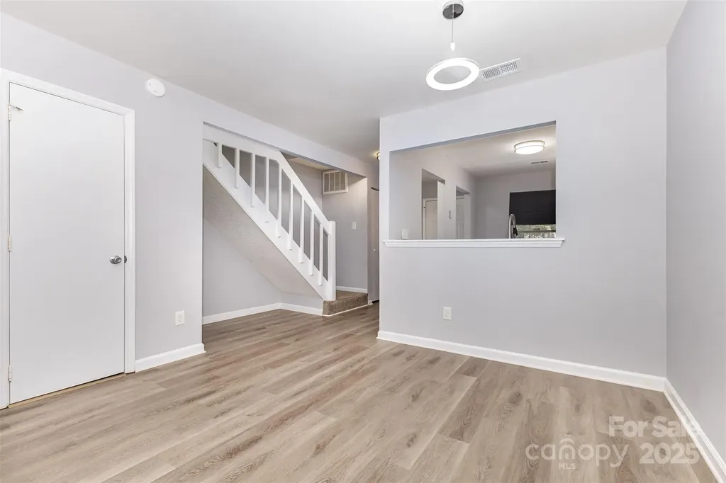6319 Windsor Gate Lane Charlotte NC 28215