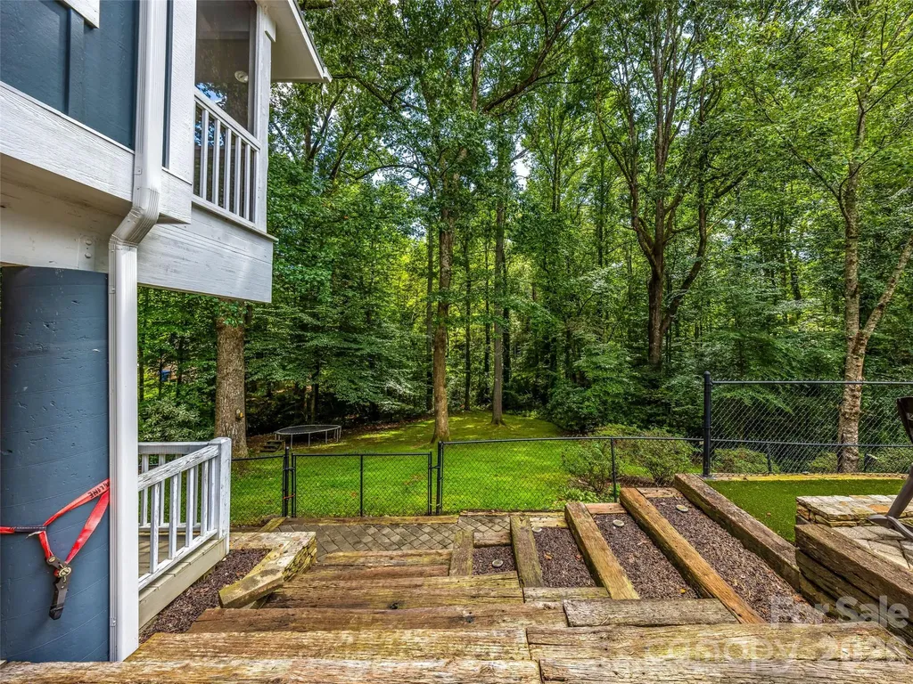 135 Dogwood Drive Brevard NC 28712